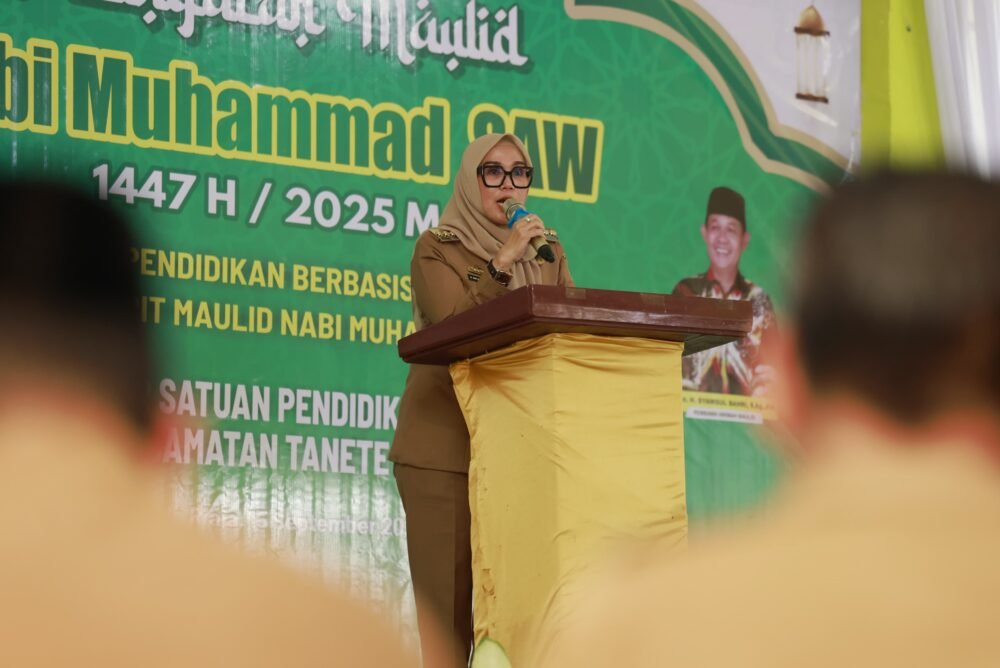 Bupati Barru Ajak Teladani Akhlak Nabi dan Perkuat Pendidikan di Peringatan Maulid