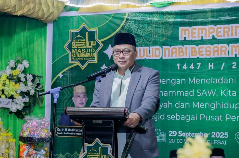 Wabup Barru di Maulid Palanro: Teladani Kesabaran Nabi, Hati-hati Belanja Konsumtif!