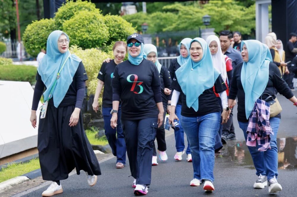 Momen Seru Reuni Putih Abu-Abu 93, Bupati Barru Ajak Alumni Jaga Kekompakan