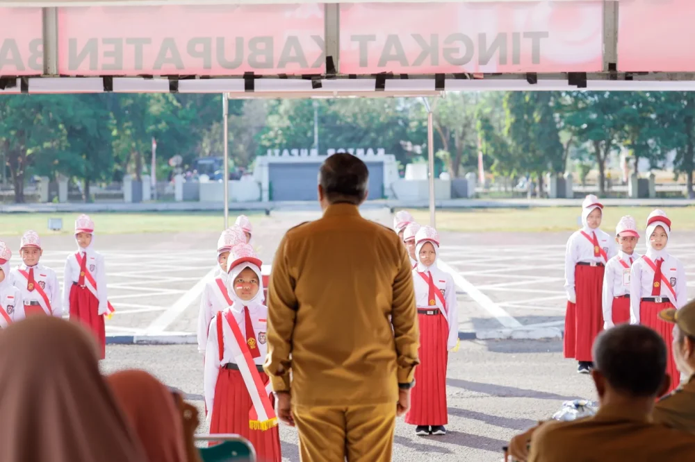 Lepas Gerak Jalan Pelajar, Wabup Barru Minta Siswa Teladani Nilai Perjuangan